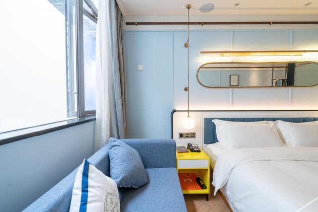 Modern Light Luxury Double Bed Room