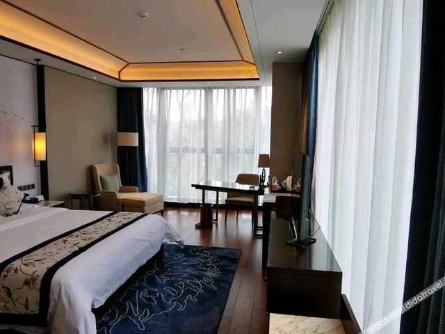Panoramic River View Double Bed Room