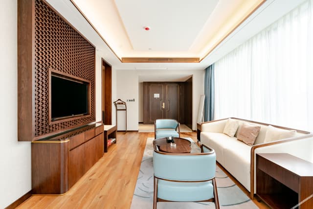 Deluxe Suite