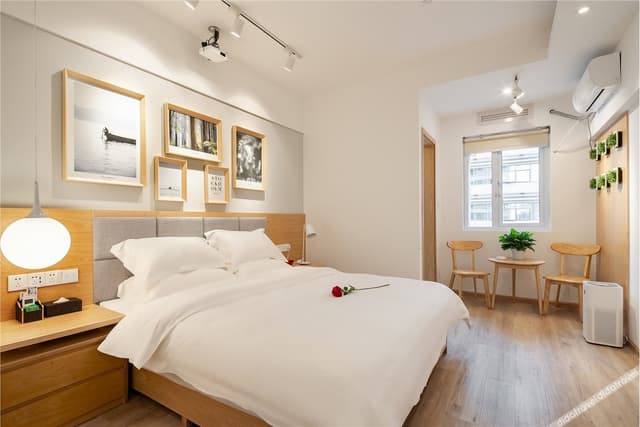 Guestroom (Queen bed)