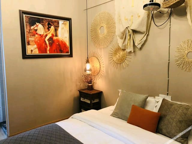 Featured Room (Queen bed)