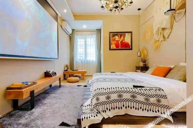 Featured Room (Queen bed)