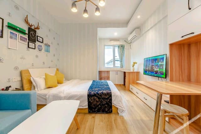 Guestroom (Queen bed)