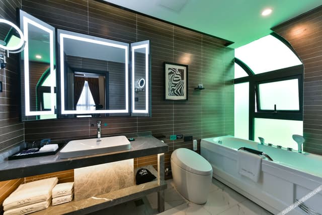 Deluxe Suite