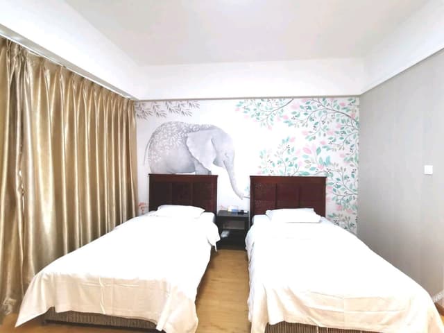 Elegant Twin Room