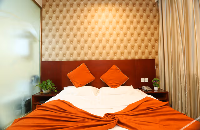 Panoramic Queen Room