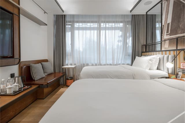 Modern Room - With View (2 Beds)
