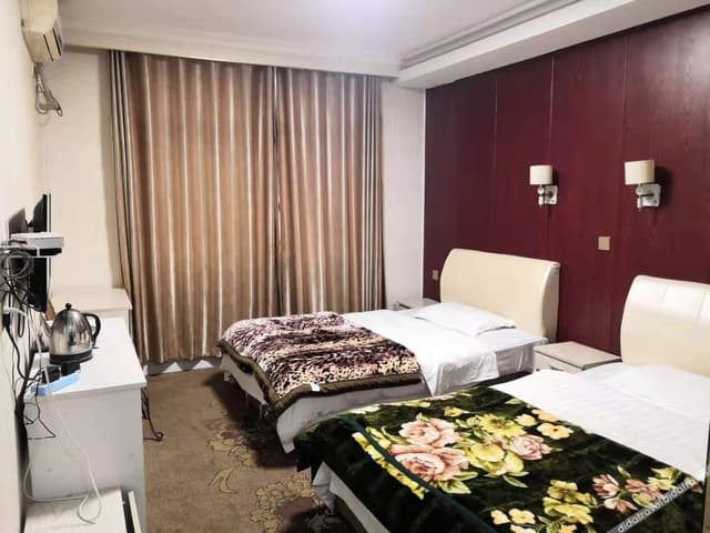 Deluxe 2-bed Room