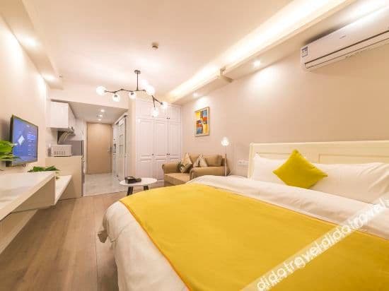 Boutique Queen Room