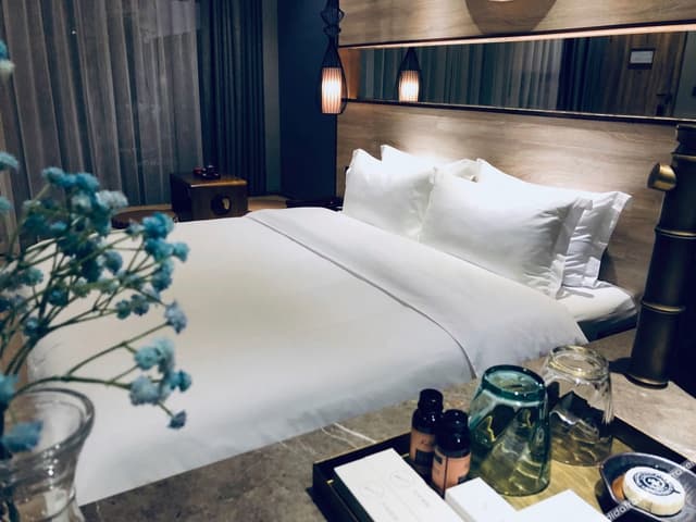 Party Courtyard View Room (King Koil Mattress + Smart Guest Control)