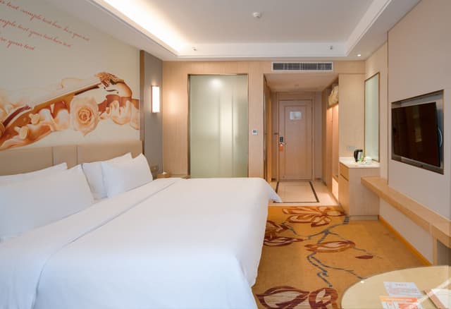 Deluxe Queen Room