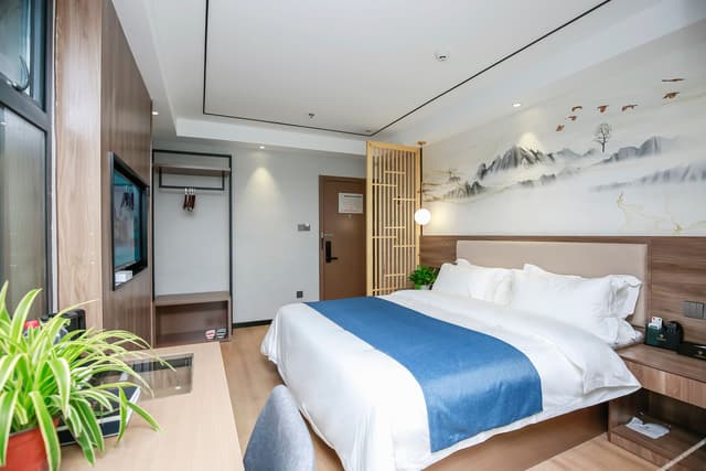 Linglong Queen Room