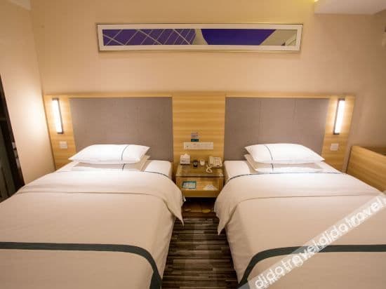 Selected Room (2 beds)