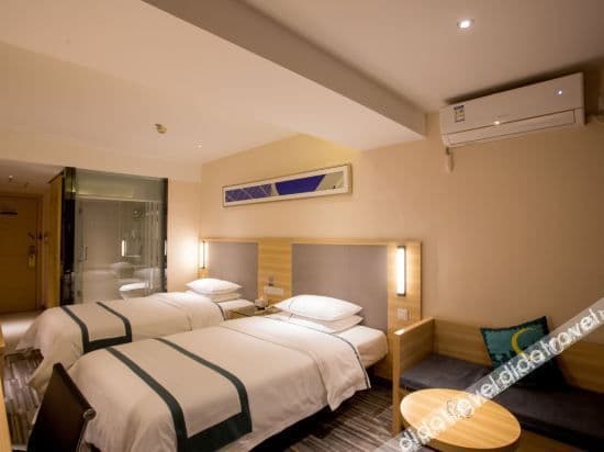 Selected Room (2 beds)