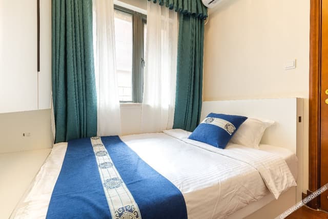 Finely Decorated Fresh Elegant Three-Bedroom Apartment