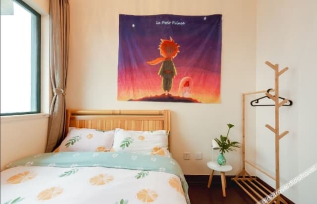 Finely Decorated Cozy Three-Bedroom Apartment