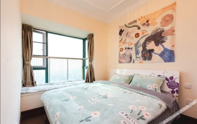 Finely Decorated Cozy Three-Bedroom Apartment