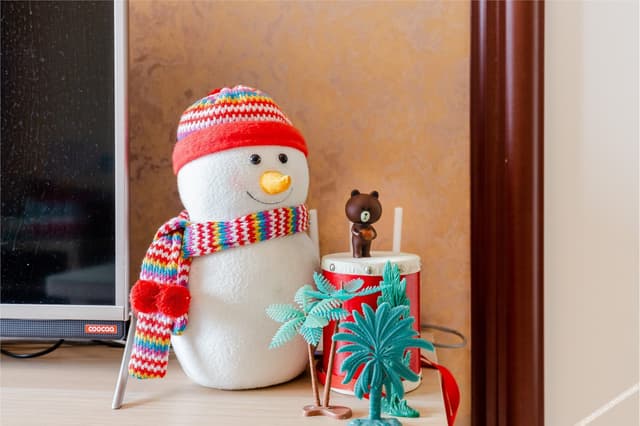 Finely Decorated Cozy Three-Bedroom Apartment