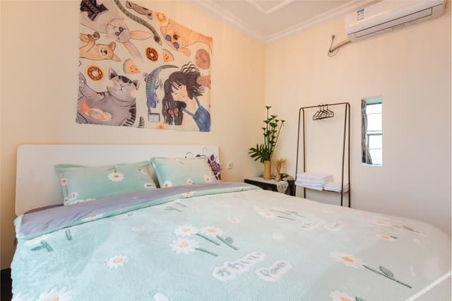 Finely Decorated Cozy Three-Bedroom Apartment