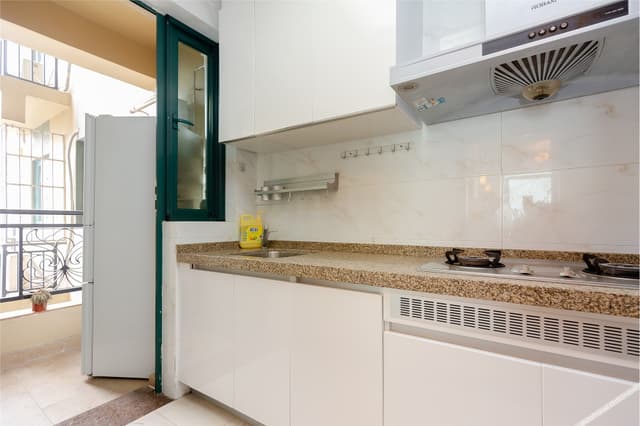 Finely Decorated Cozy Three-Bedroom Apartment