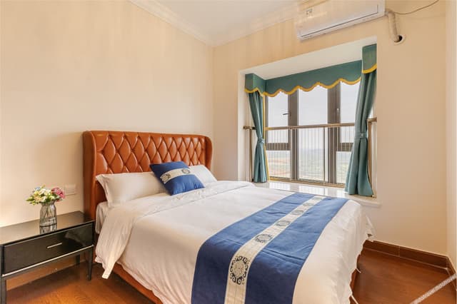 Finely Decorated Nordic Artistic Three-Bedroom Apartment