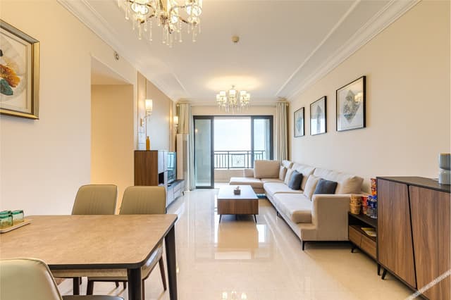 Finely Decorated Fresh Elegant Three-Bedroom Apartment