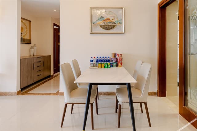 Finely Decorated Nordic Artistic Three-Bedroom Apartment