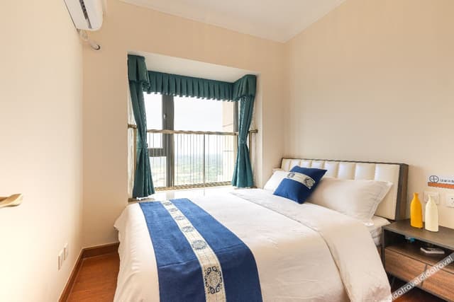 Finely Decorated Fresh Elegant Three-Bedroom Apartment