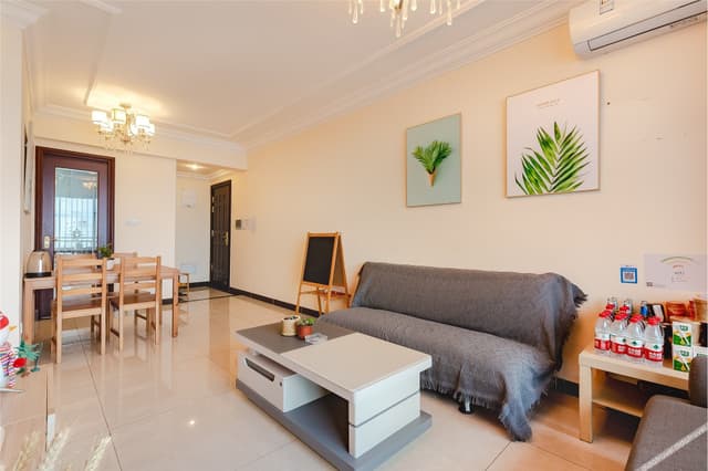 Finely Decorated Cozy Three-Bedroom Apartment