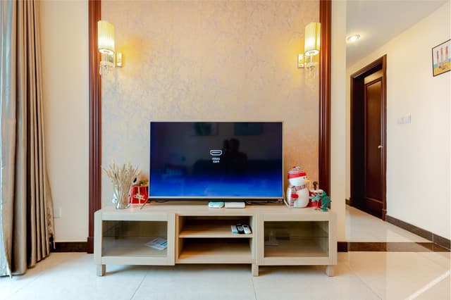 Finely Decorated Cozy Three-Bedroom Apartment