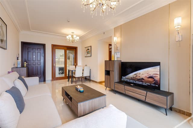 Finely Decorated Fresh Elegant Three-Bedroom Apartment