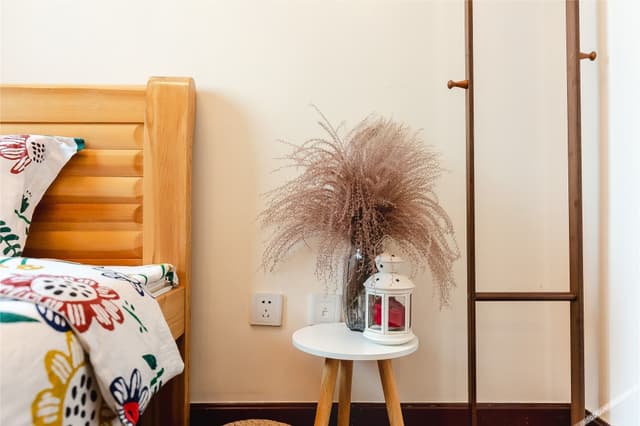 Finely Decorated Cozy Three-Bedroom Apartment
