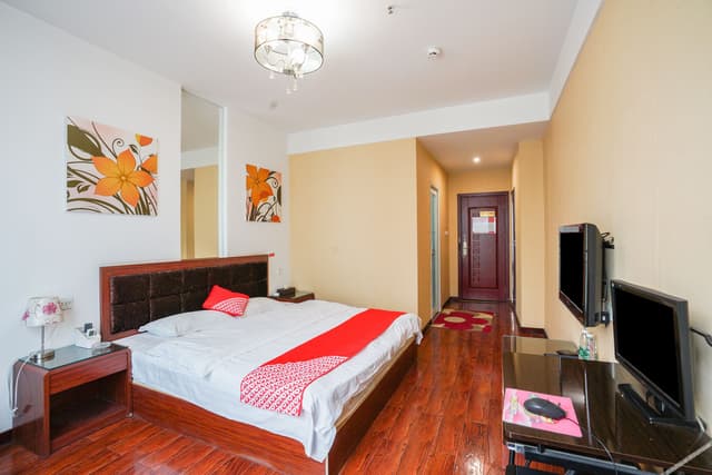 Deluxe Queen Room (With Mahjong)