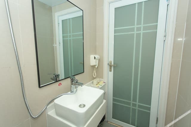 Elegant Purple Room - Double Occupancy