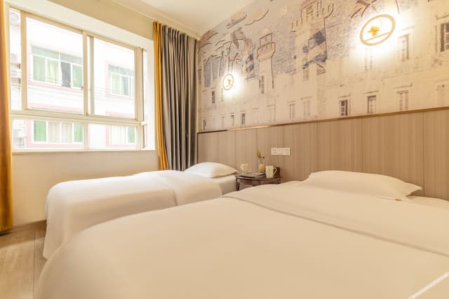 Fashionable Room - City-View (2 Beds)
