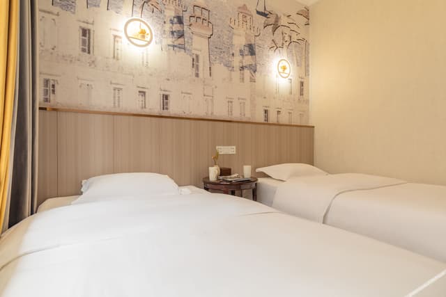 Fashionable Room - City-View (2 Beds)