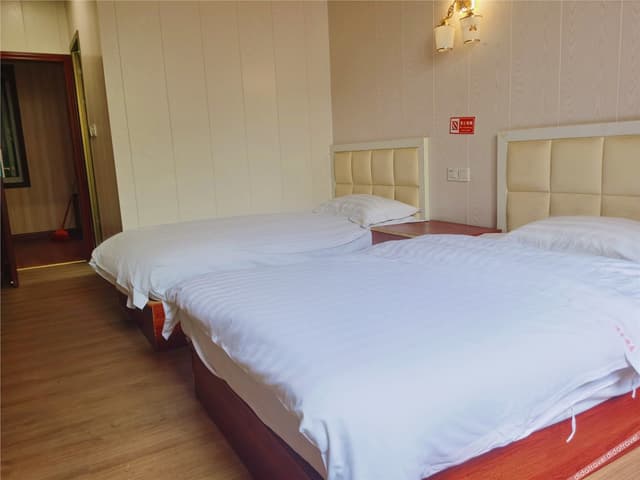 Business Standard Room