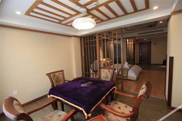Deluxe Business Room
