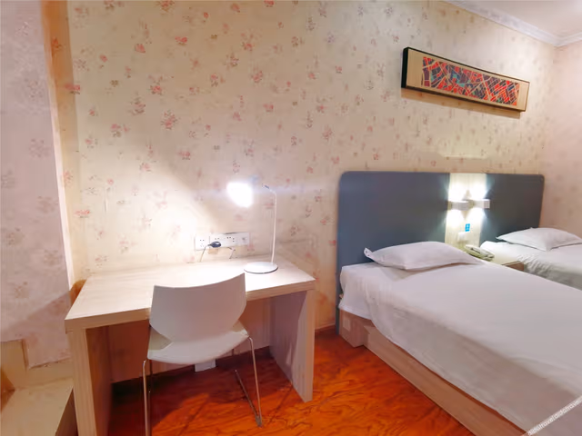 Standard Room (2 Beds)