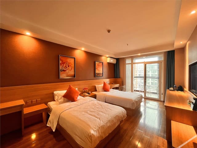 Business Room (2 Beds)