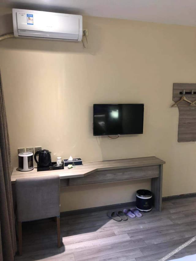 Business Standard Room