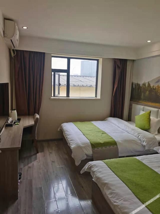 Elegant Twin Room