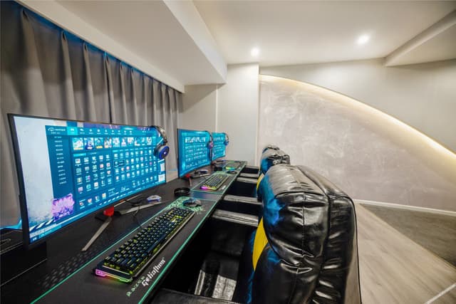 Triple Room With E-sports