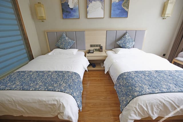 Elegant Twin Room