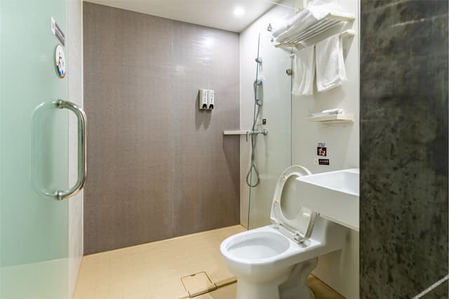 Yueya Double Bed Room