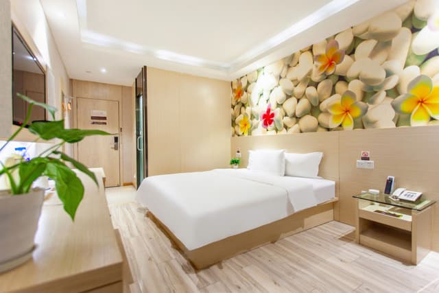 Queen Room