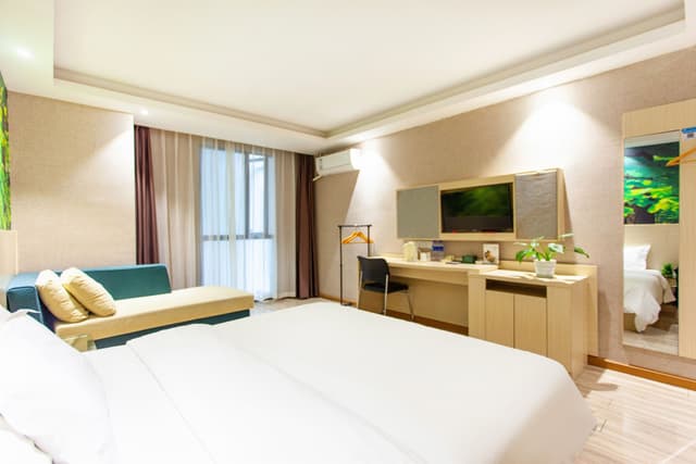 Yueya Double Bed Room