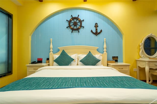 Couples' Theme Room