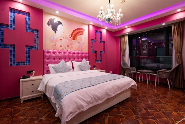 Couples' Theme Room