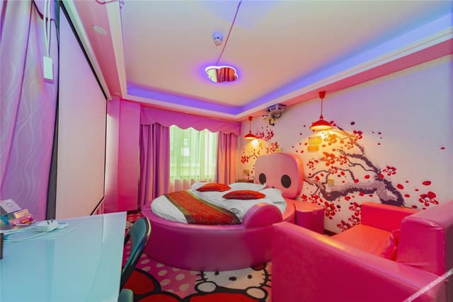 Featured Room (Roundbed)